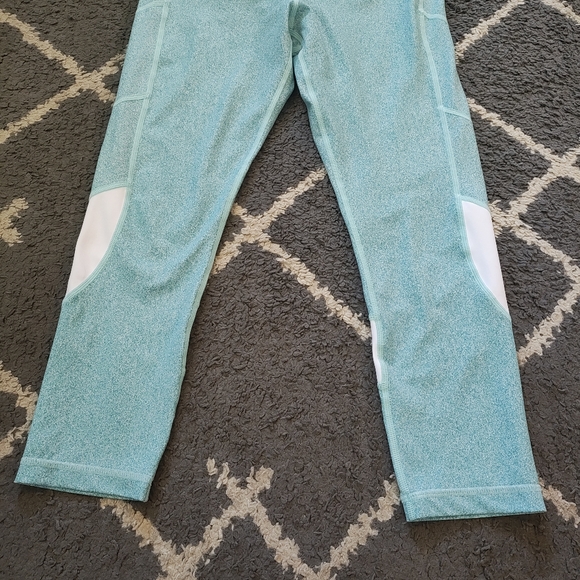 Zyia Light n Tight Capri aqua melange size medium - Picture 4 of 10